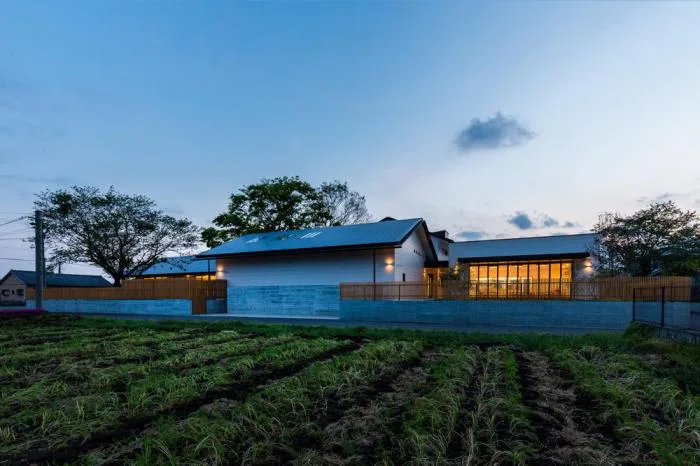 BIM建筑|儿童画里的木屋乐园，MRN幼儿园 / HIBINOSEKKEI +日比野设计