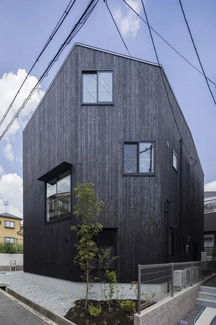BIM建筑|登山路径般的迷你空间，高规“螺旋”住宅 / 岛田阳建筑事务所