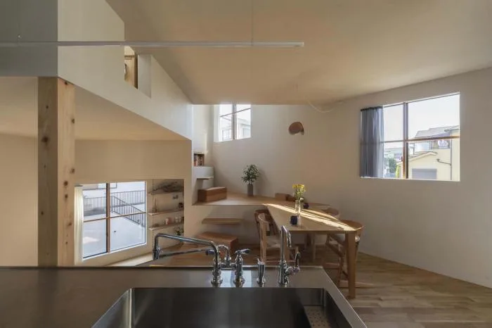 BIM建筑|登山路径般的迷你空间，高规“螺旋”住宅 / 岛田阳建筑事务所