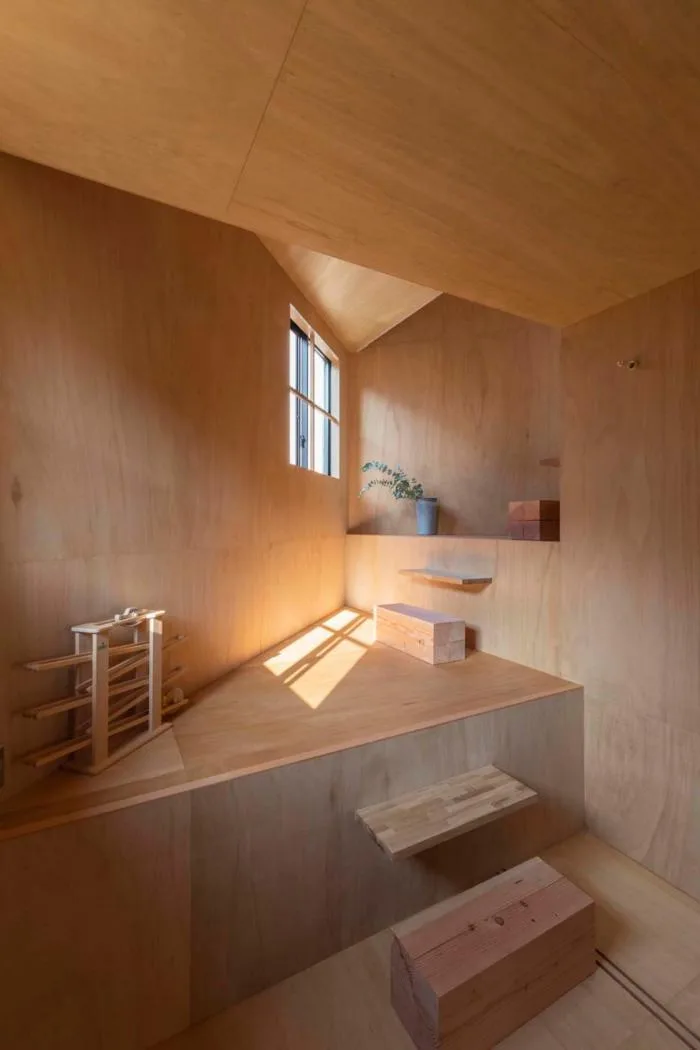 BIM建筑|登山路径般的迷你空间，高规“螺旋”住宅 / 岛田阳建筑事务所