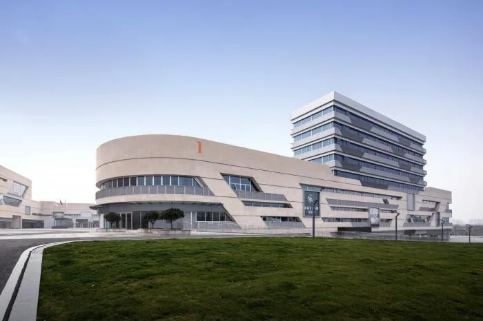 BIM建筑|极速车王的起点——天益国际汽车城 / 三益建筑设计