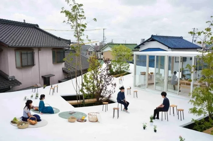 BIM建筑|白色飞船木屋，富有张力的伸展，Sannouno办公室 / Sudio Velocity