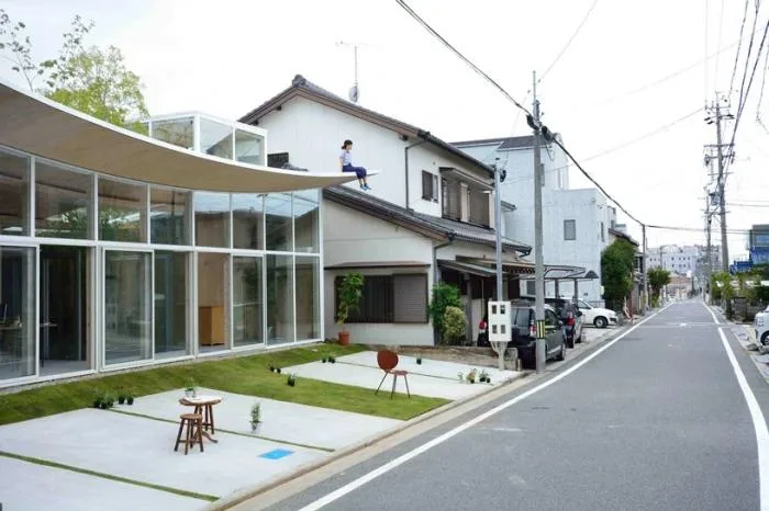 BIM建筑|白色飞船木屋，富有张力的伸展，Sannouno办公室 / Sudio Velocity