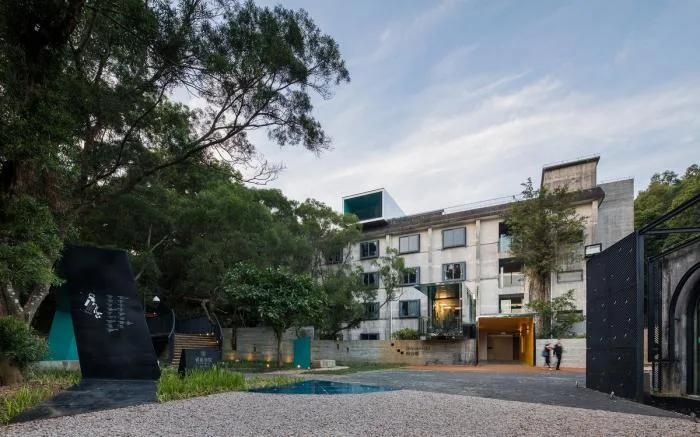 BIM建筑|漫步空间的营造——深圳明德学院 / 源计划建筑师事务所