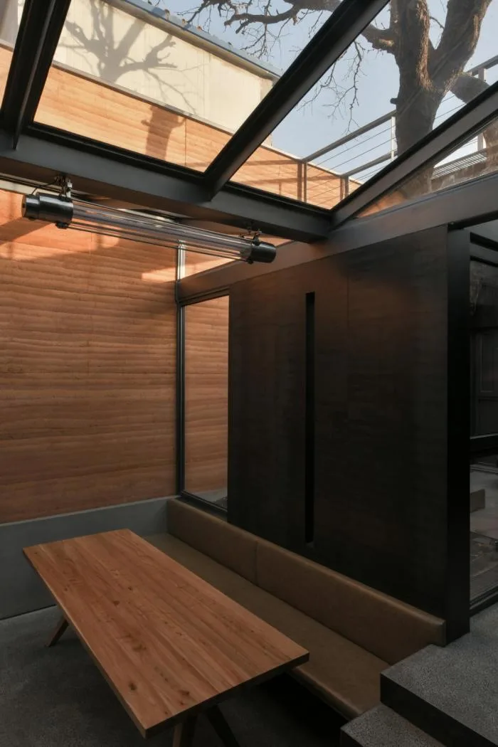 BIM建筑|“崖”——过去与未来的相遇之地 / C+ Architects