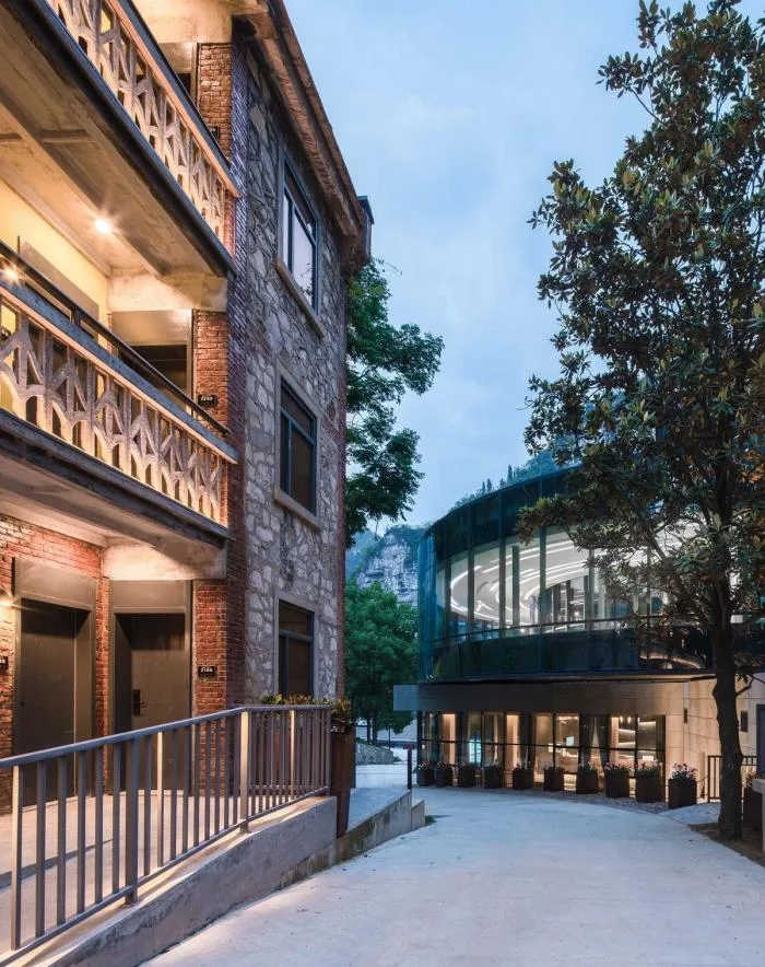 BIM建筑|809兵工厂遗址改造-酒店部分 / 三文建筑
