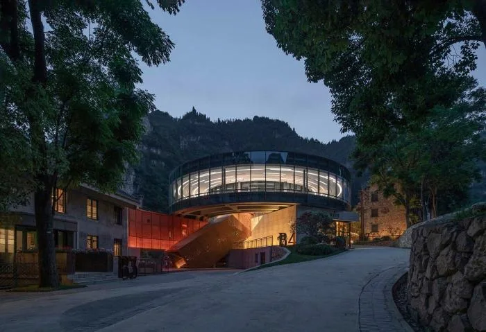 BIM建筑|809兵工厂遗址改造-酒店部分 / 三文建筑