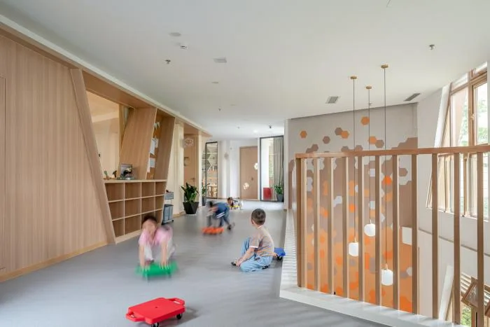 BIM建筑|简单几何勾勒而成的六边形“蜂巢”：杭州浦乐幼儿园杨家墩分园 / goa大象设计
