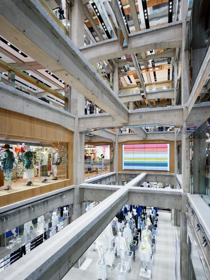 BIM建筑|优衣库东京旗舰店 / 赫尔佐格 & 德梅隆