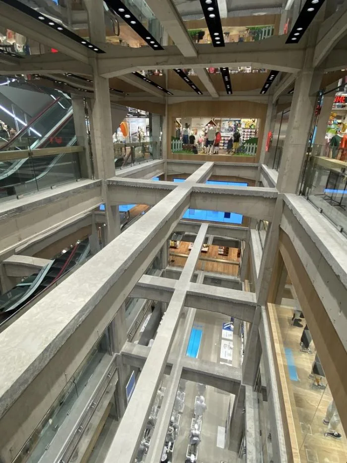 BIM建筑|优衣库东京旗舰店 / 赫尔佐格 & 德梅隆