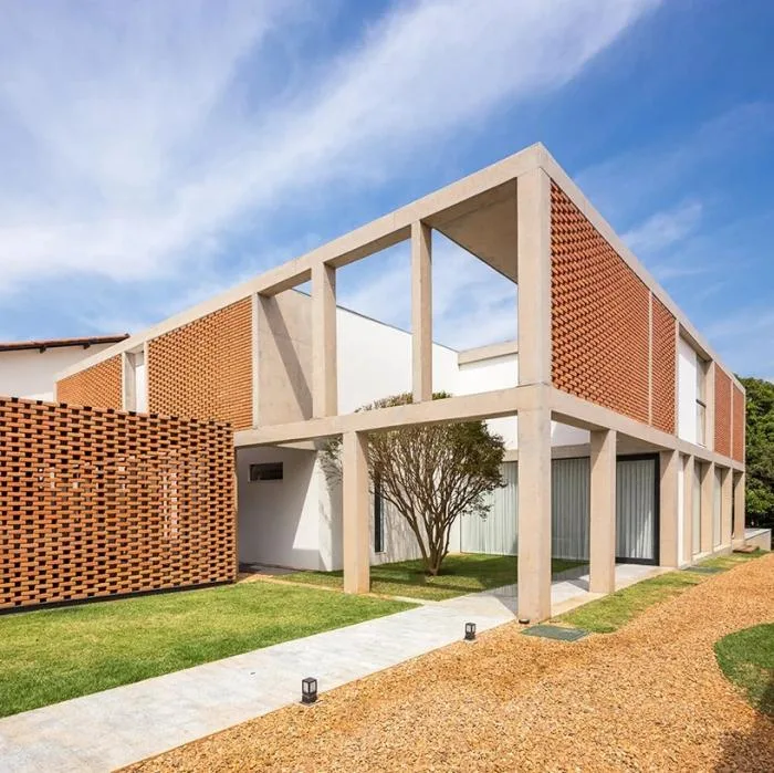 BIM建筑|自具结构形式美感的混凝土“网格”住宅