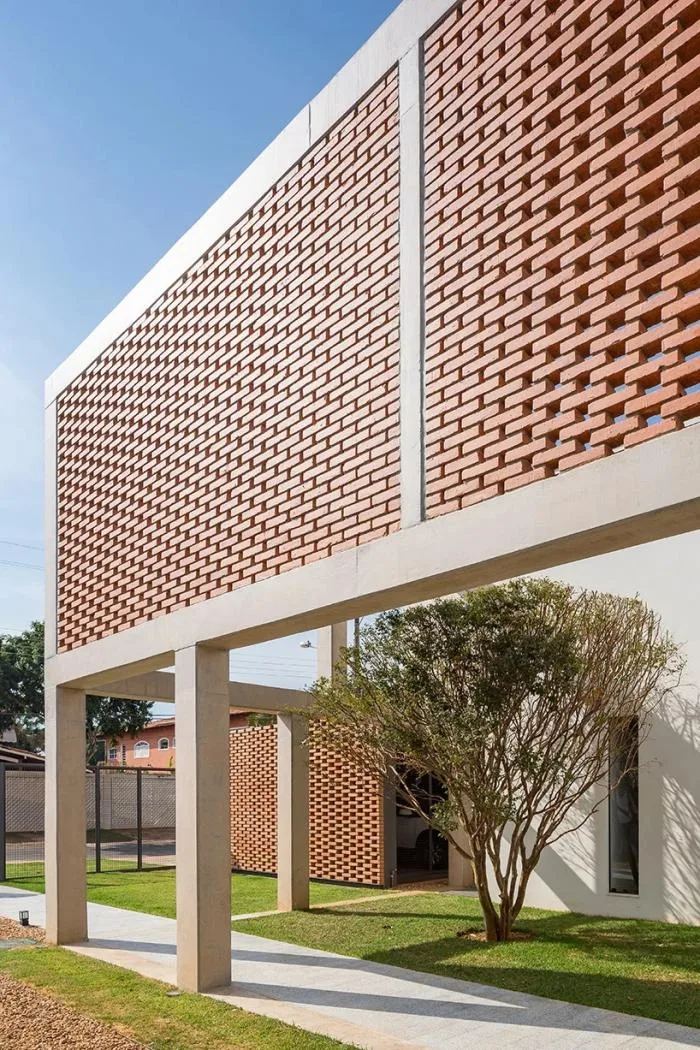 BIM建筑|自具结构形式美感的混凝土“网格”住宅