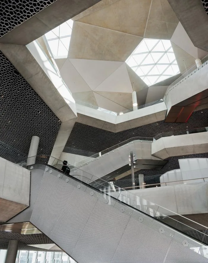 BIM建筑|雾色幕墙下，安享日光浴：挪威图书馆“Deichman”