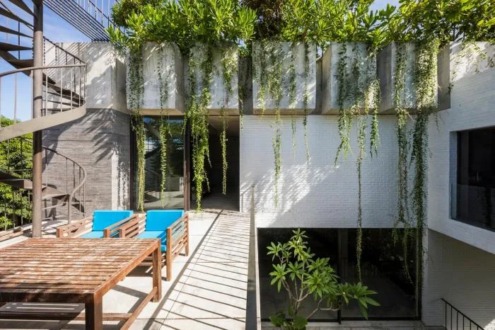BIM建筑|错落的盒子，可呼吸的“绿色之肺”：岘港住宅 / 武重义建筑事务所