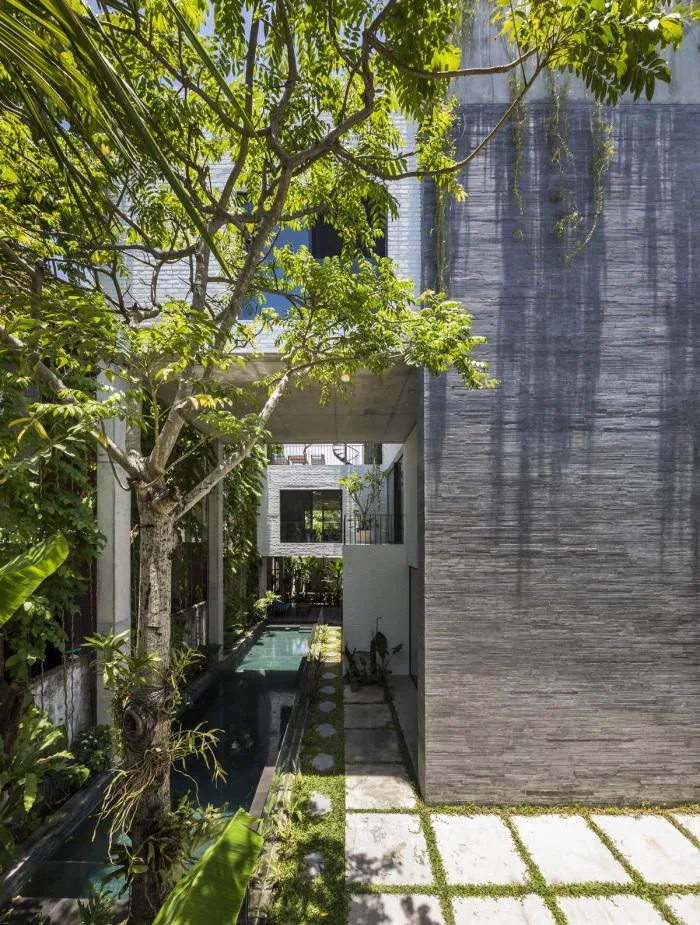 BIM建筑|错落的盒子，可呼吸的“绿色之肺”：岘港住宅 / 武重义建筑事务所