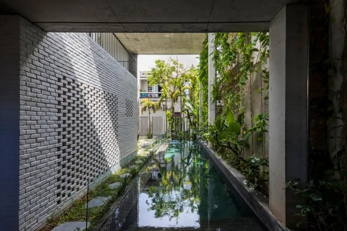 BIM建筑|错落的盒子，可呼吸的“绿色之肺”：岘港住宅 / 武重义建筑事务所