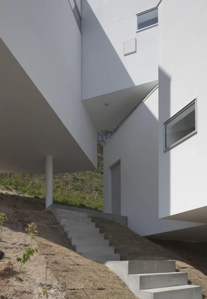 BIM建筑|斜坡上的住宅：8008