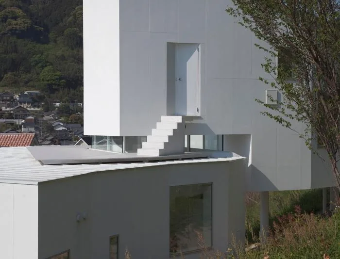 BIM建筑|斜坡上的住宅：8008