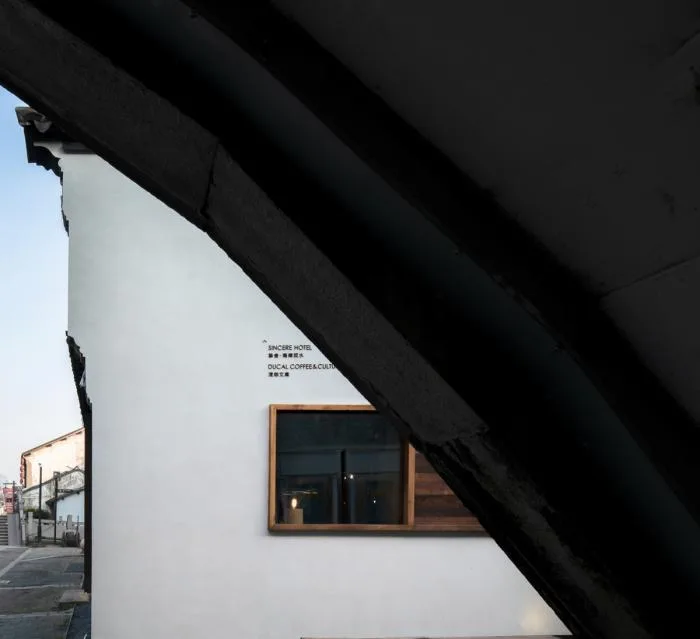 BIM建筑|江南老街与咖啡文化的碰撞：d-u 渡咖文集 / 本哲建筑