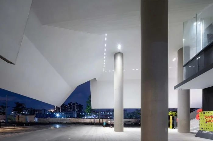 BIM建筑|冲破方盒子，释放创造力——深圳iADC设计博物馆 / 严迅奇建筑师事务所