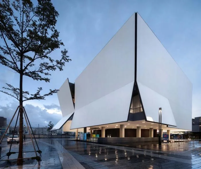 BIM建筑|冲破方盒子，释放创造力——深圳iADC设计博物馆 / 严迅奇建筑师事务所