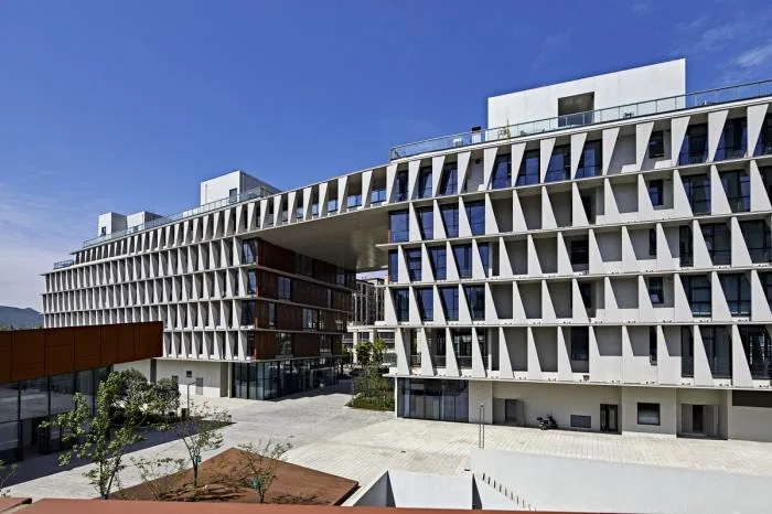 BIM建筑|自由演绎的围合式庭院：南京浦口文化中心 / BAU建筑与城市设计事务所