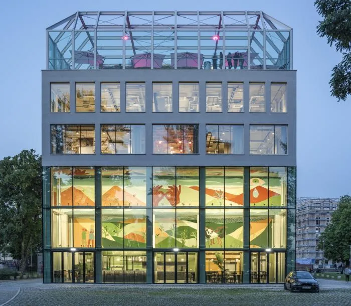 BIM建筑|半透明，半自然：弗罗茨瓦夫设计中心“Concordia” / MVRDV