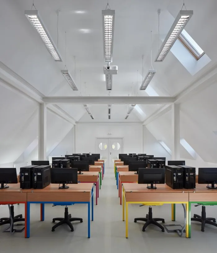BIM建筑|童话书中的儿童城堡：Vřesovice小学扩建