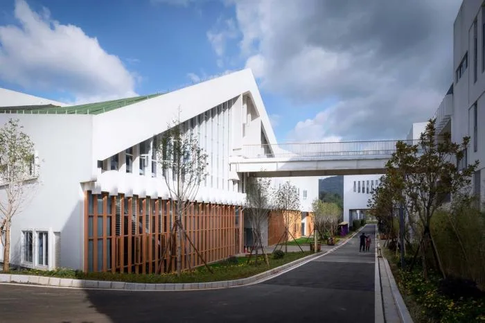 BIM建筑|立体“院落”空间：云南师范大学实验中学 / 清华大学建筑设计院 + 清华大学建筑学院