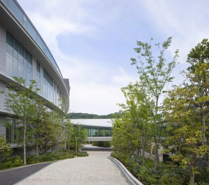 BIM建筑|流动身形，与海浪共舞：大金工业总部 / 竹中工务店