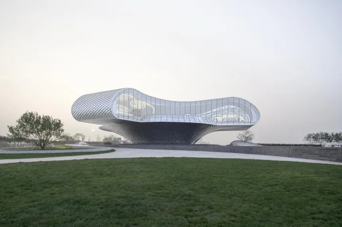 BIM建筑|场域空间与艺术镜像：世茂 · 浪花艺术馆 / 北京日清建筑设计