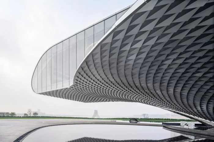 BIM建筑|场域空间与艺术镜像：世茂 · 浪花艺术馆 / 北京日清建筑设计