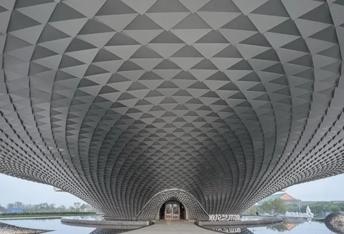 BIM建筑|场域空间与艺术镜像：世茂 · 浪花艺术馆 / 北京日清建筑设计