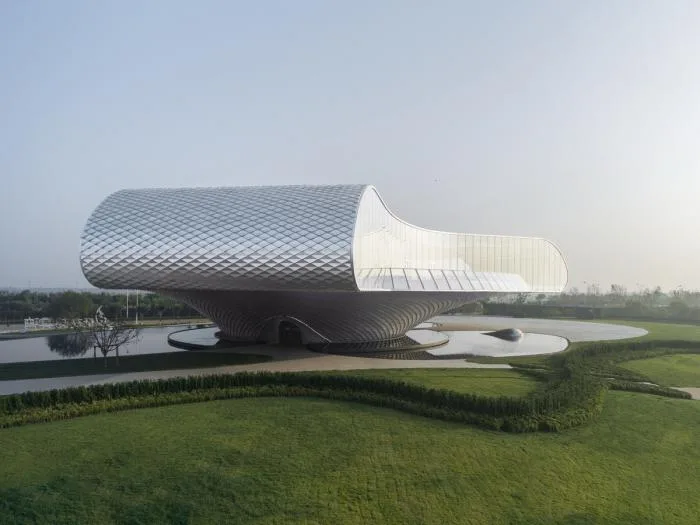BIM建筑|场域空间与艺术镜像：世茂 · 浪花艺术馆 / 北京日清建筑设计