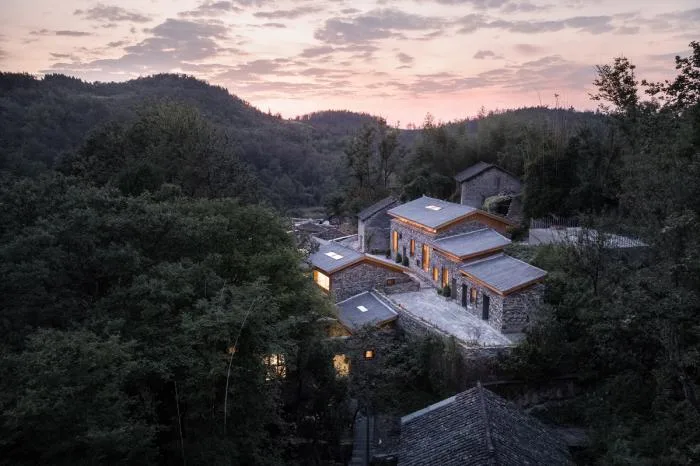 BIM建筑|百美村宿•拉毫石屋 / 原榀建筑事务所