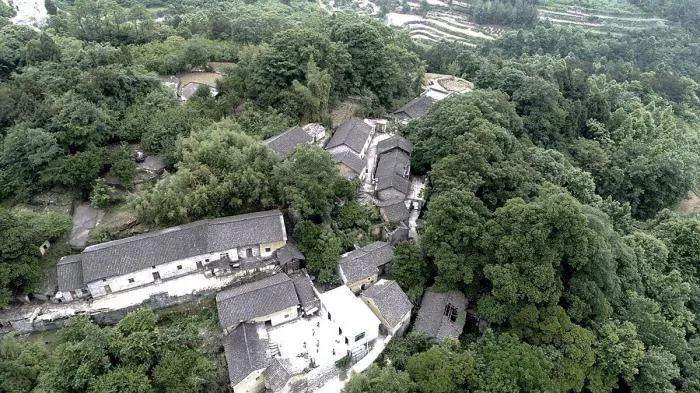 BIM建筑|百美村宿•拉毫石屋 / 原榀建筑事务所