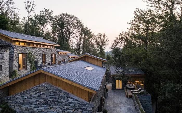 BIM建筑|百美村宿•拉毫石屋 / 原榀建筑事务所