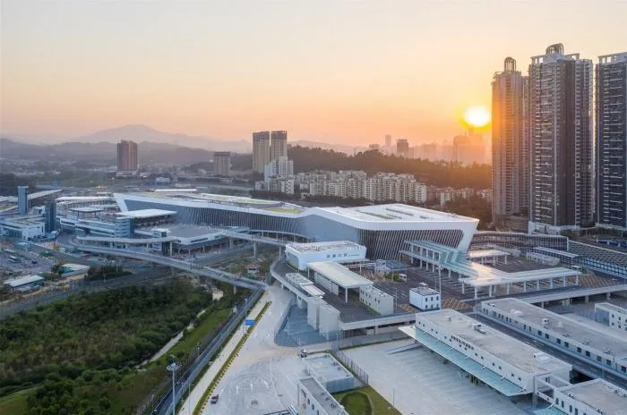 BIM建筑|深圳市莲塘口岸：国内首个“客、货一站式通关”口岸 / 华阳国际设计集团