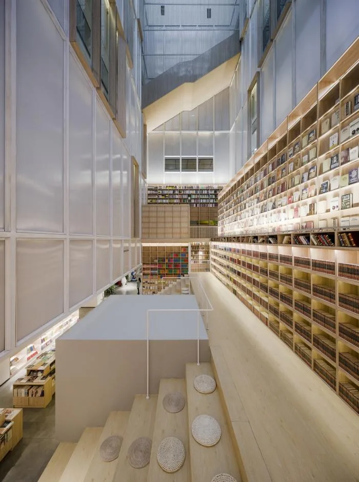 BIM建筑|源平·美璟书店：隐秘在采光中庭中的书店 / 上海严旸建筑设计工作室