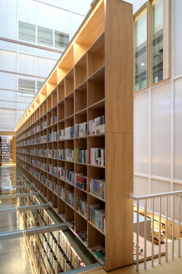 BIM建筑|源平·美璟书店：隐秘在采光中庭中的书店 / 上海严旸建筑设计工作室
