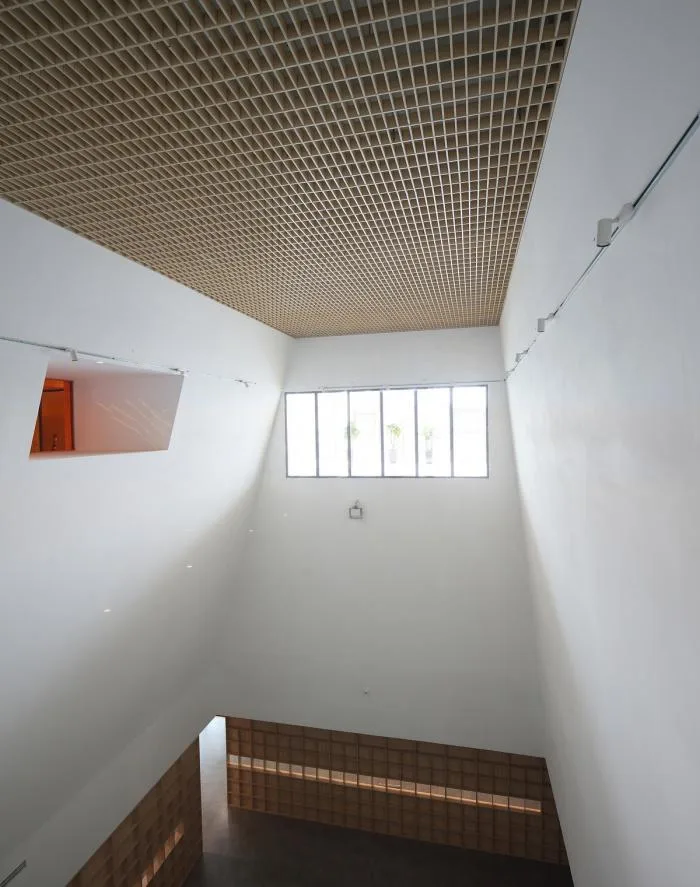 BIM建筑|源平·美璟书店：隐秘在采光中庭中的书店 / 上海严旸建筑设计工作室