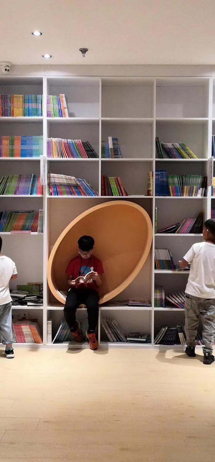 BIM建筑|源平·美璟书店：隐秘在采光中庭中的书店 / 上海严旸建筑设计工作室