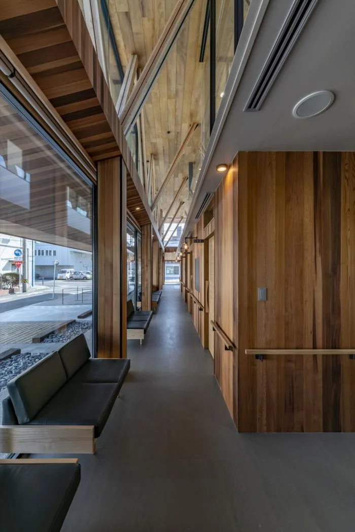 BIM建筑|温暖的透明度：名古屋外科诊所“Takenaka” / TSC Architects