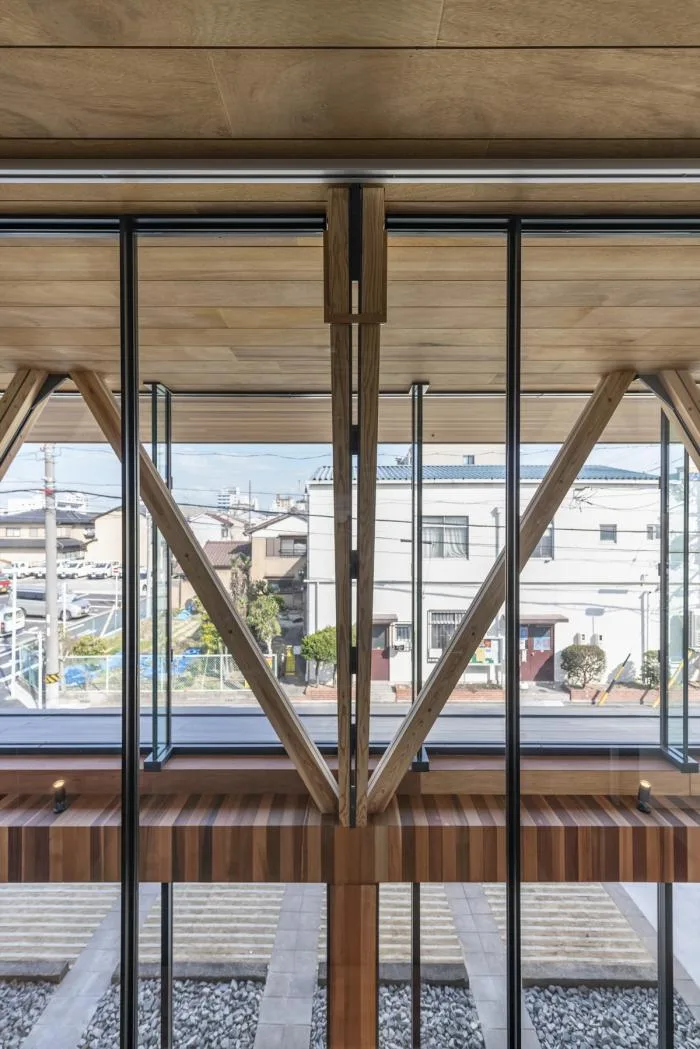BIM建筑|温暖的透明度：名古屋外科诊所“Takenaka” / TSC Architects