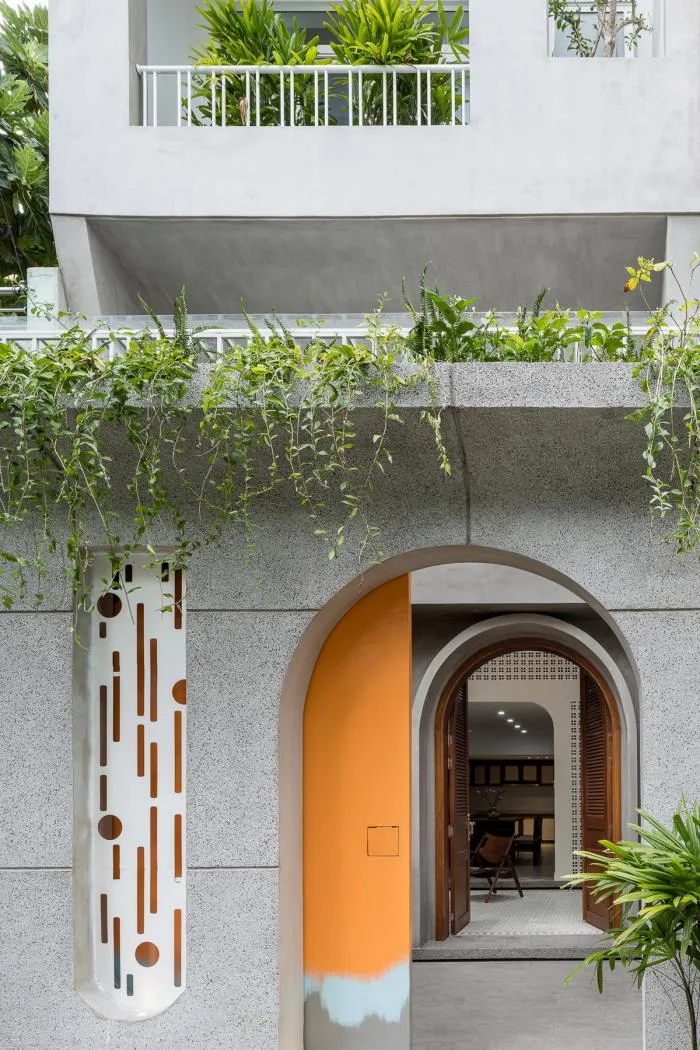 BIM建筑|绿植点缀垂直天井，活力与静谧美感的平衡：越南V别墅