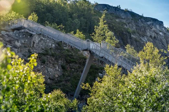 BIM建筑|长150英尺，横跨瀑布深渊：挪威Vøringsfossen阶梯桥
