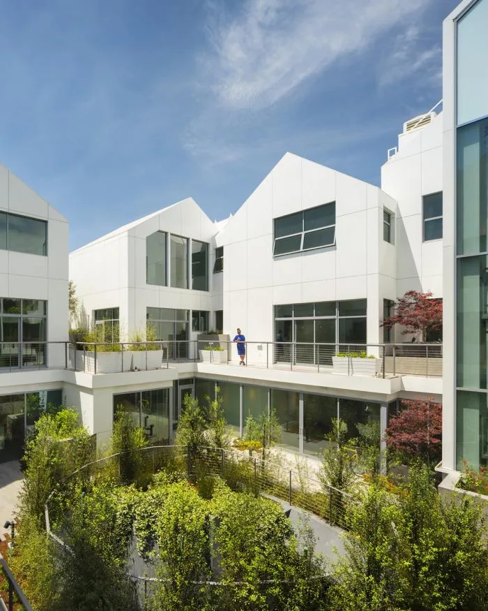 BIM建筑|MAD美国首个项目“比弗利山丘庭院”竣工，“山坡”上的小村庄