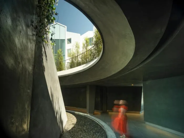 BIM建筑|MAD美国首个项目“比弗利山丘庭院”竣工，“山坡”上的小村庄