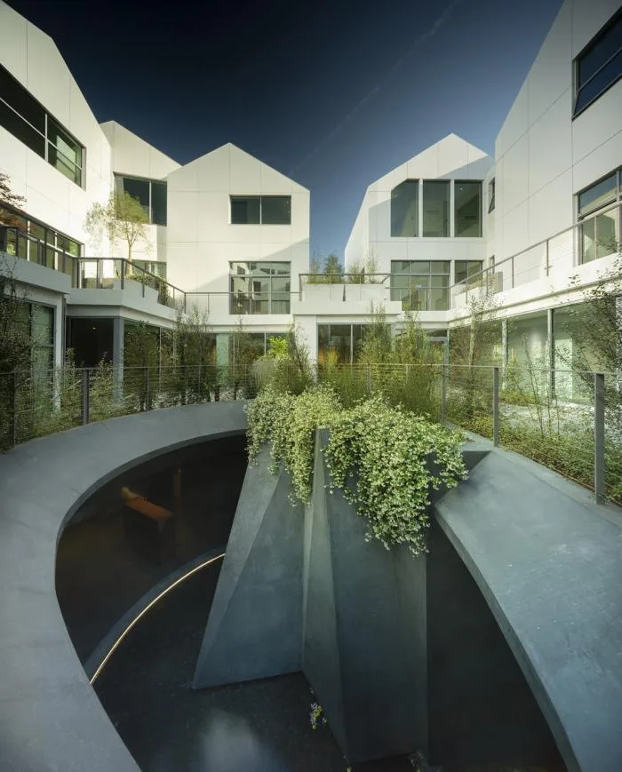 BIM建筑|MAD美国首个项目“比弗利山丘庭院”竣工，“山坡”上的小村庄
