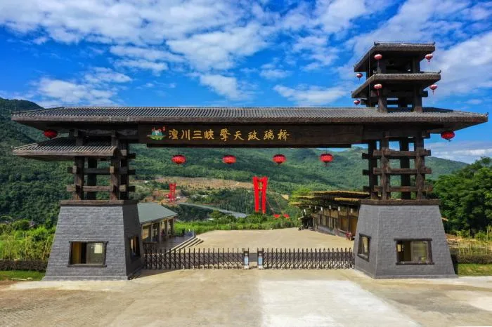 BIM建筑|苍宇镜廊，湟川三峡擎天玻璃桥 / 浙江大学建筑设计研究院